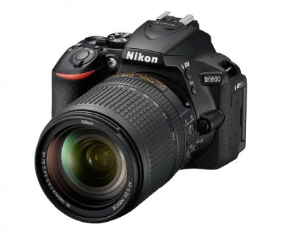 Цифровая камера NIKON D5600 KIT 18-55mm VR / black [VBA500K001]