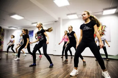 Танцы для детей, современные танцы для малчьиков и девочек в Новороссийске. Школа Танцев для детей.